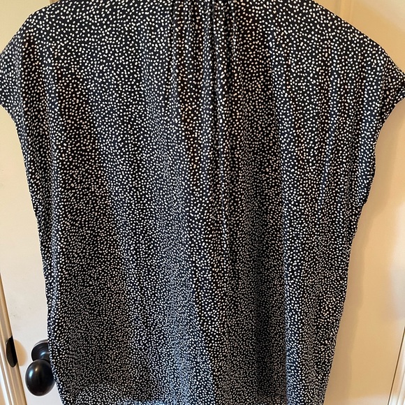 Banana Republic sleeveless top - Picture 2 of 3